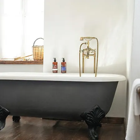 Villa The 1813 Painter's By Neuvel *