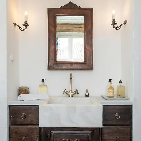 The 1813 Painter's By Neuvel Villa