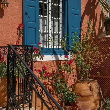 Villa The 1813 Painter's By Neuvel Galaxídhion