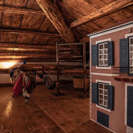 The 1813 Painter's By Neuvel Villa Galaxídhion