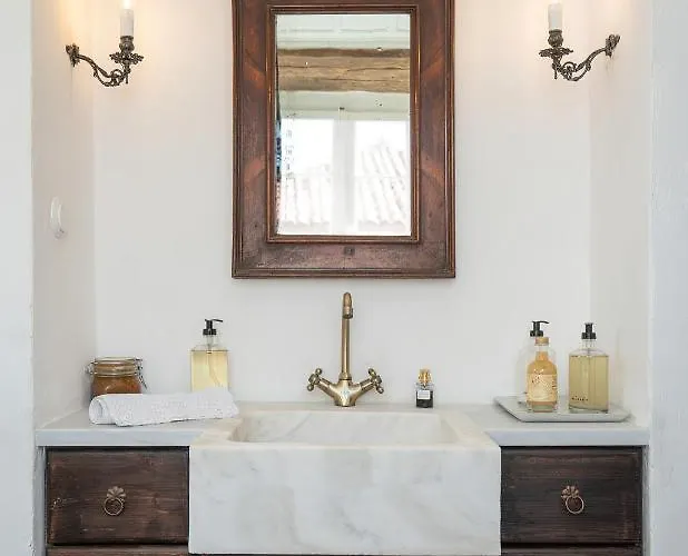 The 1813 Painter's By Neuvel Villa